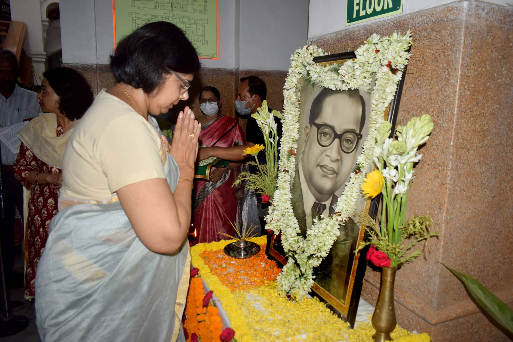 SER OBSERVES 131st BIRTH ANNIVERSARY OF BHARAT ATNA DR. B.R.AMBEDKAR | Bihar Jharkhand News Network