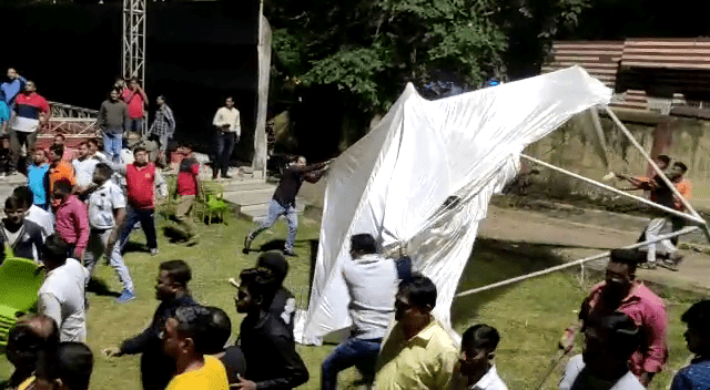 JAMSHEDPUR TODAY NEWS : सुर्य मंदिर में सरयू राय और ऱघुवर समर्थकों में जमकर मारपीट ,VIDEO