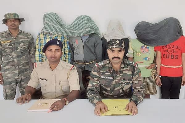 Chaibasa : हिला की हत्या कर दफनाने के पांच आरोपी गिरफ्तार