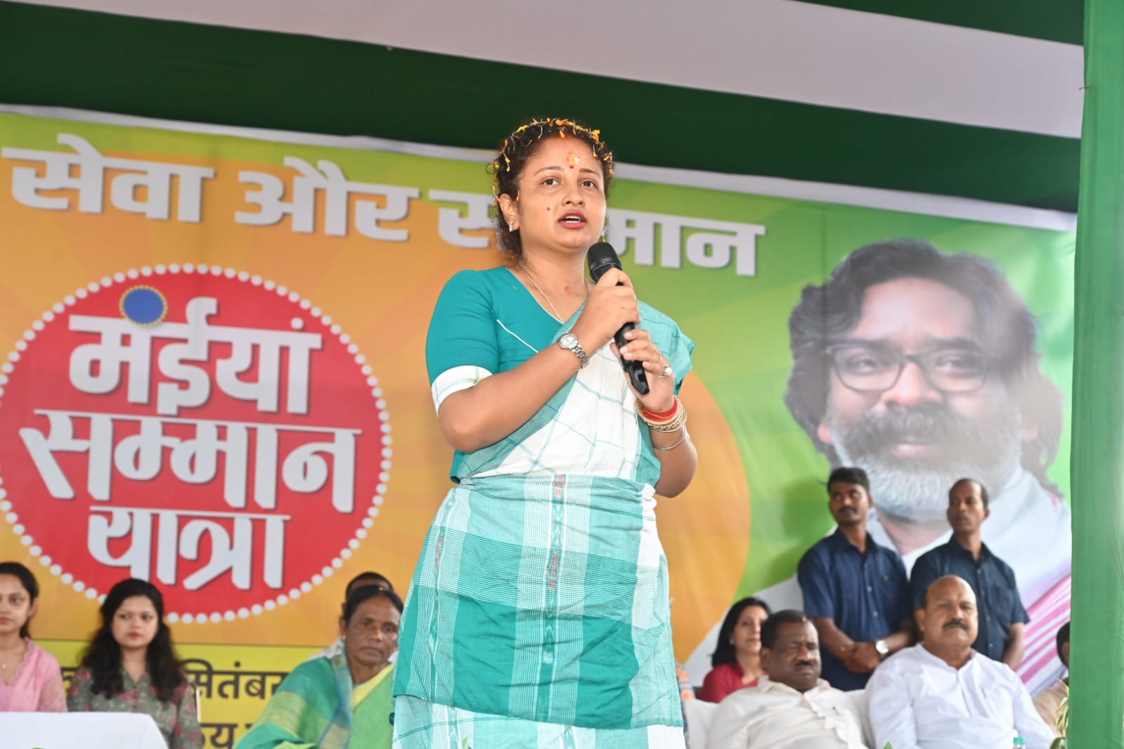JAMSHEDPUR NEWS :मंईयां सम्मान यात्रा का कारवां पहुँचा पूर्वी सिंहभूम ज़िला के बोराम में