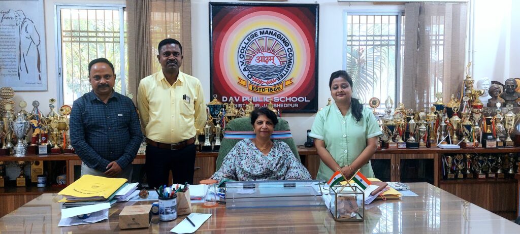 Jamshedpur News:तपती गर्मी के बीच डीएवी बिस्टुपुर का रक्तदान महाकुंभ 9 अप्रैल