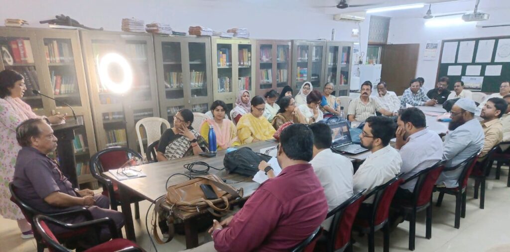 Jamshedpur News:करीम सिटी कॉलेज में के (CAD) के तहत आयोजित हुआ नव भू राजनीति और रोती धरती माता पर व्याख्यान