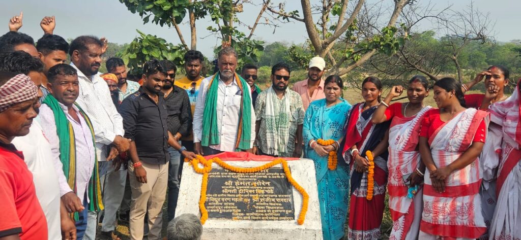 JAMSHEDPUR NEWS :पोटका की सड़कों को मिलेगा नया जीवन, विधायक संजीव सरदार ने किया 10 करोड़ की लागत से सुदृढ़ीकरण कार्य का शिलान्यास