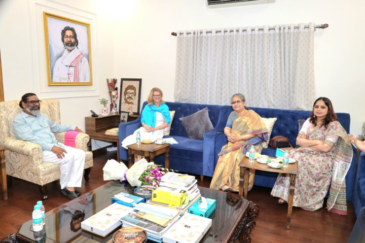 JHARKHAND NEWS :मुख्यमंत्री  हेमन्त सोरेन से आज यूनिसेफ की भारत मे प्रतिनिधि सुश्री सिन्थिया मेककेफरी ने की शिष्टाचार भेंट, झारखंड में बच्चों के समग्र विकास के लिए यूनिसेफ के कार्यों की दी जानकारी