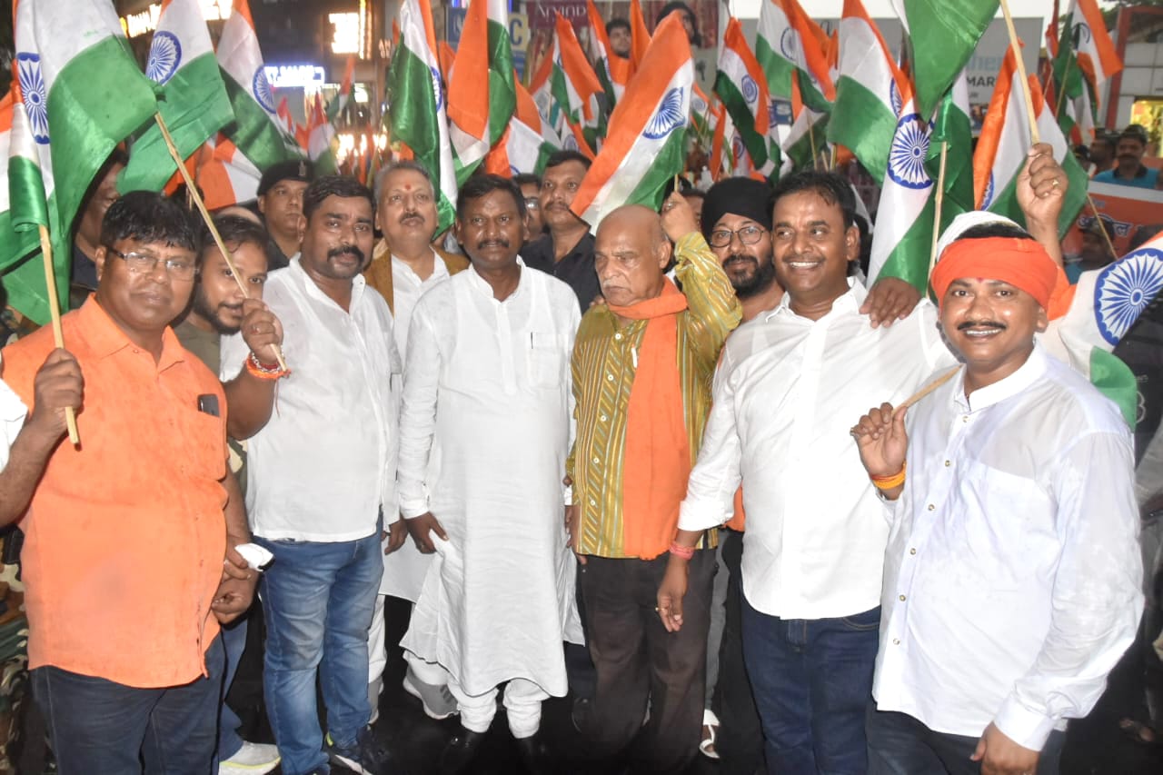 JAMSHEDPUR NEWS :लौहनगरी जमशेदपुर में भाजपा ने निकाली विशाल तिरंगा यात्रा
