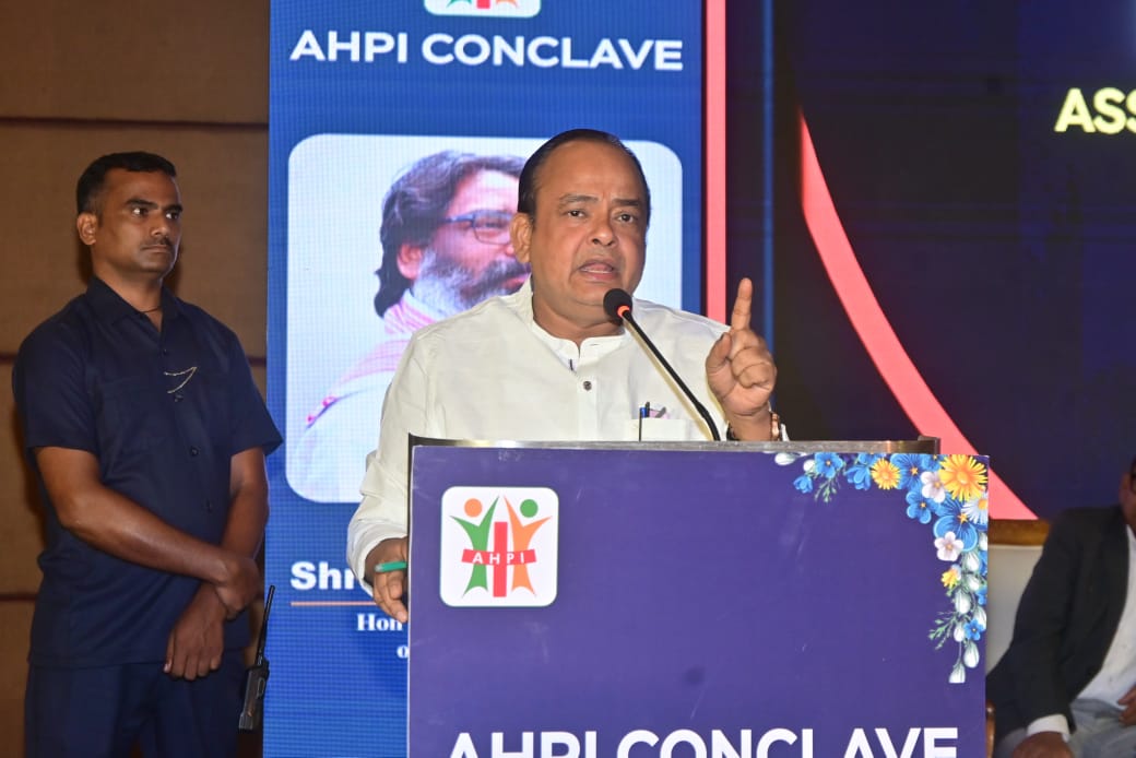 Jharkhand News:अस्पतालों द्वारा आयुष्मान कार्ड का दुरुपयोग क़तई बर्दास्त नहीं -डॉ इरफान अंसारी ,स्वास्थ्य मंत्री