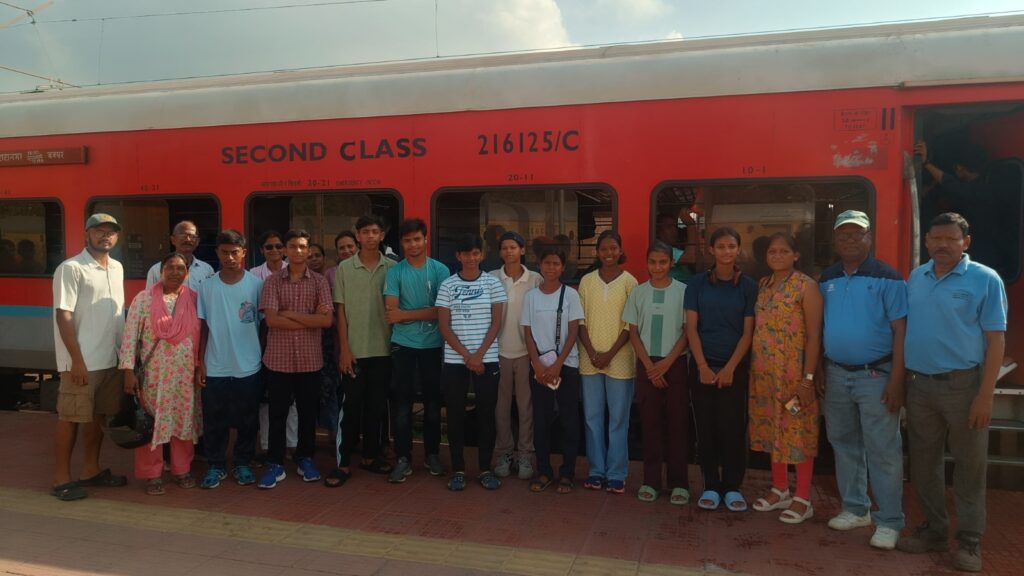 JAMSHEDPUR NEWS :जमशेदपुर से जामताड़ा रवाना हुई पूर्वी सिंहभूम की सब-जूनियर एथलेटिक्स टीम, 16 खिलाड़ी होंगे शामिल