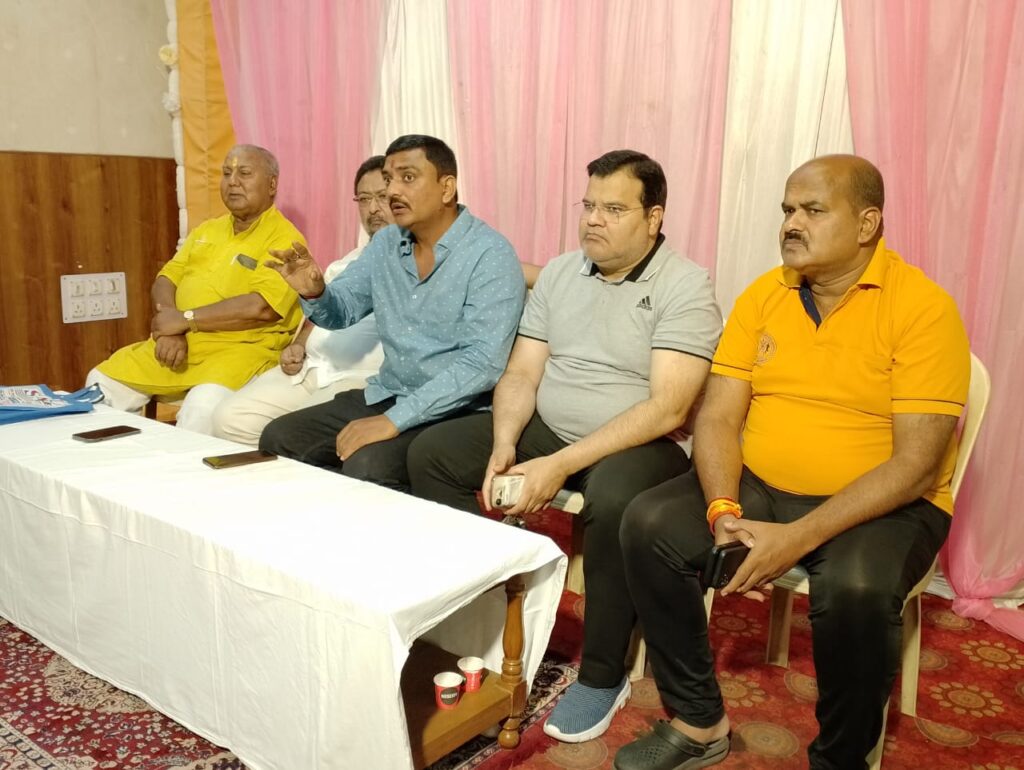 JAMSHEDPUR NEWS:जमशेदपुर दुर्गा पूजा केंद्रीय समिति की बैठक, धार्मिक कार्य के साथ सामाजिक क्षेत्रों में भी अपनी योगदान देगी समिति