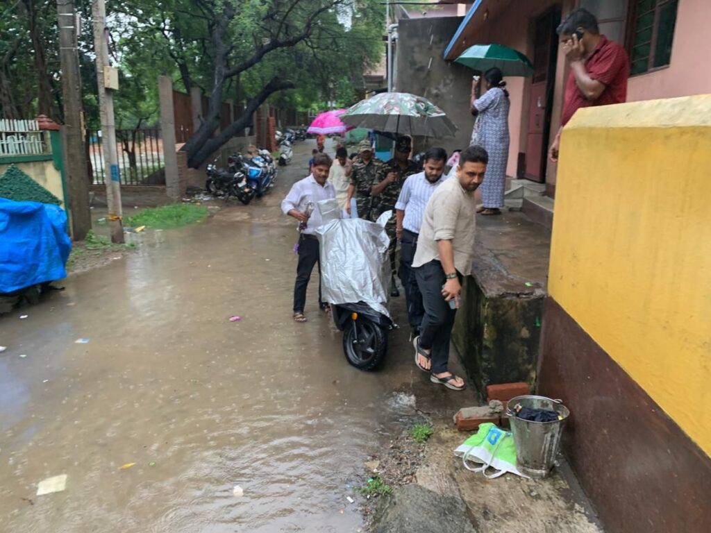 JAMSHEDPUR NEWS :भारी बारिश से जमशेदपुर जलमग्न: झामुमो प्रवक्ता कुणाल षाडंगी ने डीसी से की बात, राहत कार्य तेज