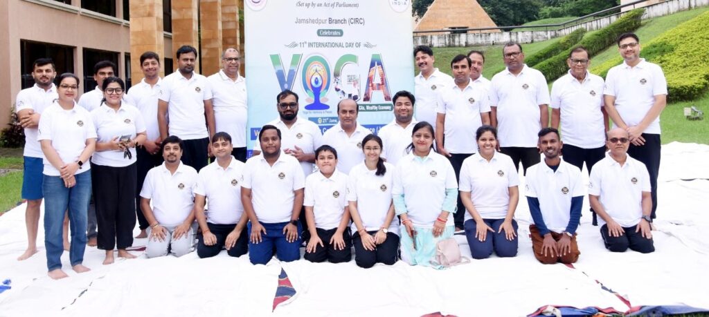 JAMSHEDPUR NEWS :योग के माध्यम से आईसीएआइ ने “स्वस्थ सीए, समृद्ध अर्थव्यवस्था” का दिया संदेश