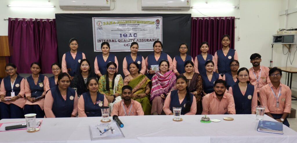 Jamshedpur News :डी.बी.एम.एस कॉलेज ऑफ एजुकेशन में ‘बैटल ऑफ बुक्स’ प्रतियोगिता, छात्रों ने दिखाई प्रेरणादायक प्रस्तुति