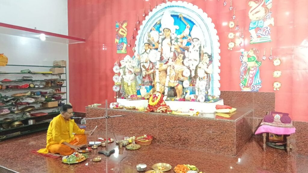 Jamshedpur News :जुगसलाई दुर्गाबाड़ी मंदिर में मां विपत्तरिणी पूजा सम्पन्न, महिलाओं ने मांगा सुख-समृद्धि का वरदान