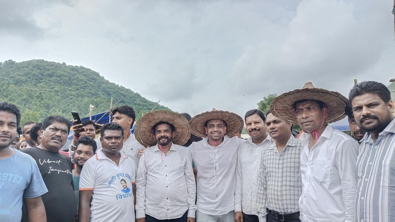 Jamshedpur News :कनहेश्वर पहाड़ पूजा में शामिल हुए कुणाल षाड़ंगी और समीर मोहंती, लगे नि:शुल्क स्वास्थ्य शिविर