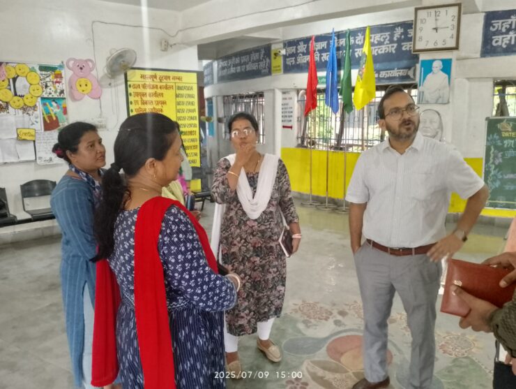 Seraikela-Kharsawan news :कस्तूरबा गांधी बालिका विद्यालय, चांडिल एवं गम्हरिया का उपायुक्त ने किया औचक निरीक्षण, छात्राओं से की सीधी शैक्षणिक बातचीत