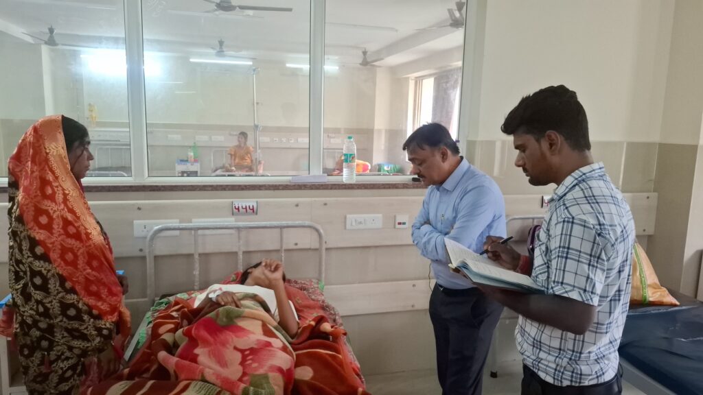 JAMSHEDPUR NEWS :पटमदा के कस्तूरबा विद्यालय की छात्रा से मारपीट मामले पर बाल अधिकार आयोग सक्रिय, उपायुक्त से मुलाकात में बाल सुरक्षा के मुद्दों पर हुई गहन समीक्षा