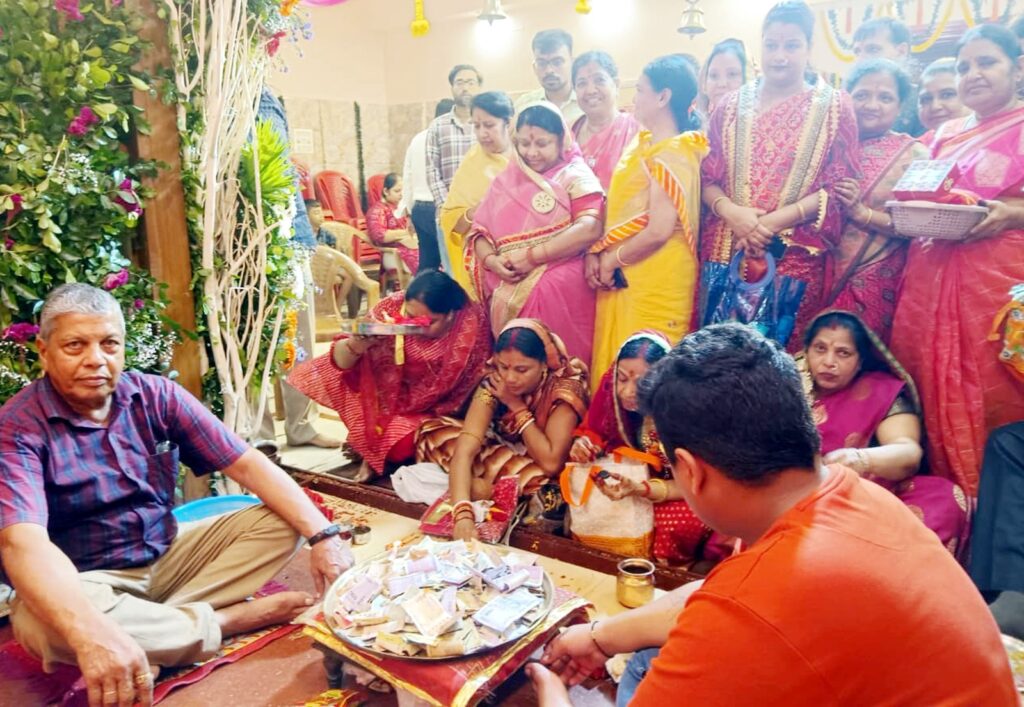 Jamshedpur News :जुगसलाई राणी सती दादी मंदिर में भक्तों की भीड़ से बना मेला जैसा माहौल