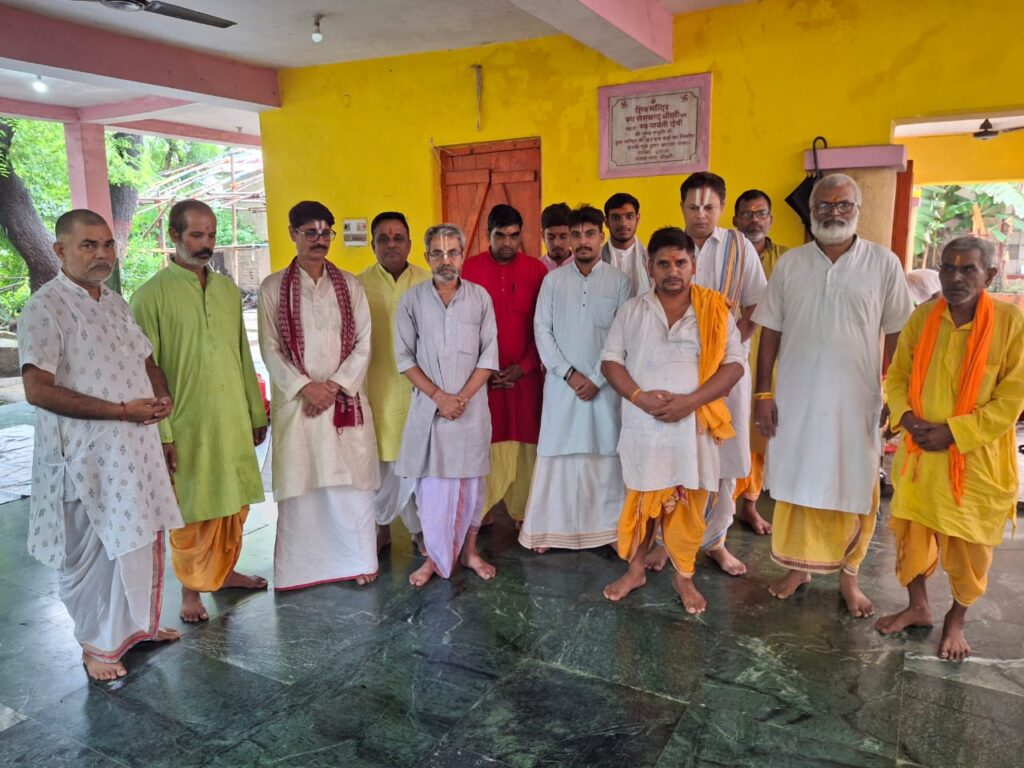 JAMSHEDPUR NEWS : आनंदेश्वर महादेव मंदिर में शिबू सोरेन व राजू वाजपेयी के लिए शोकसभा