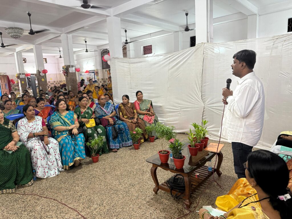 JAMSHEDPUR NEWS ; छत्तीसगढ़ी सांस्कृतिक समिति महिला मंडल सोनारी के द्वारा आयोजित भव्य राखी मेले सह प्रदर्शनी का उद्घाटन भाजपा के पूर्व जिला अध्यक्ष दिनेश कुमार ने किया।