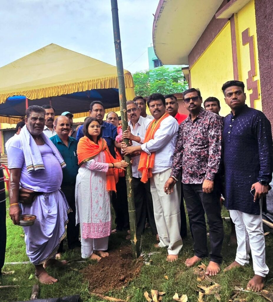 JAMSHEDPUR NEWS : आज ठाकुर प्यारा सिंह धुरंधर सिंह क्लब के तत्वाधान में श्री श्री दुर्गा पूजा महोत्सव 2025 पंडाल का भूमि पूजन काशीडीह मैदान में विधिवत पूजन पाठ करके हुआ।