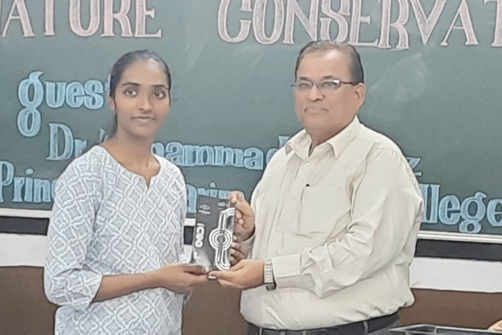 JAMSHEDPUR NEWS :करीम सिटी कॉलेज के वनस्पति विज्ञान विभाग में हरित क्रांति दिवस मनाया गया