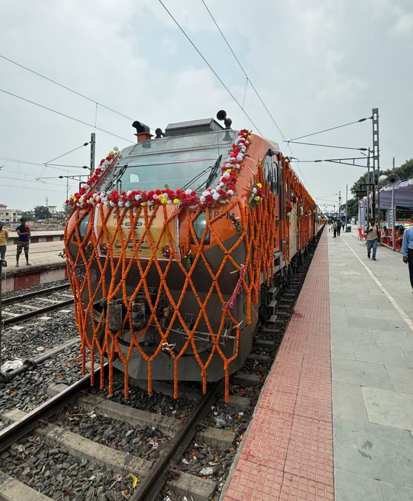 East Central Railways :सीतामढ़ी-दिल्ली अमृत भारत एक्सप्रेस को अमित शाह और नीतीश कुमार ने दिखाया हरी झंडी
