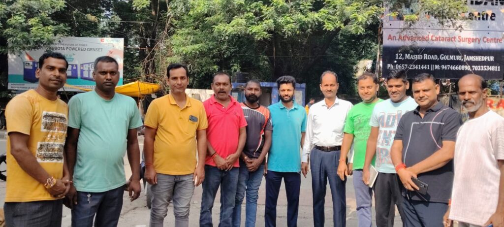 Jamshedpur News :पेयजल संकट से जूझ रहे रामकृष्ण कॉलोनीवासी, जद(यू) ने दिलाया समाधान का भरोसा