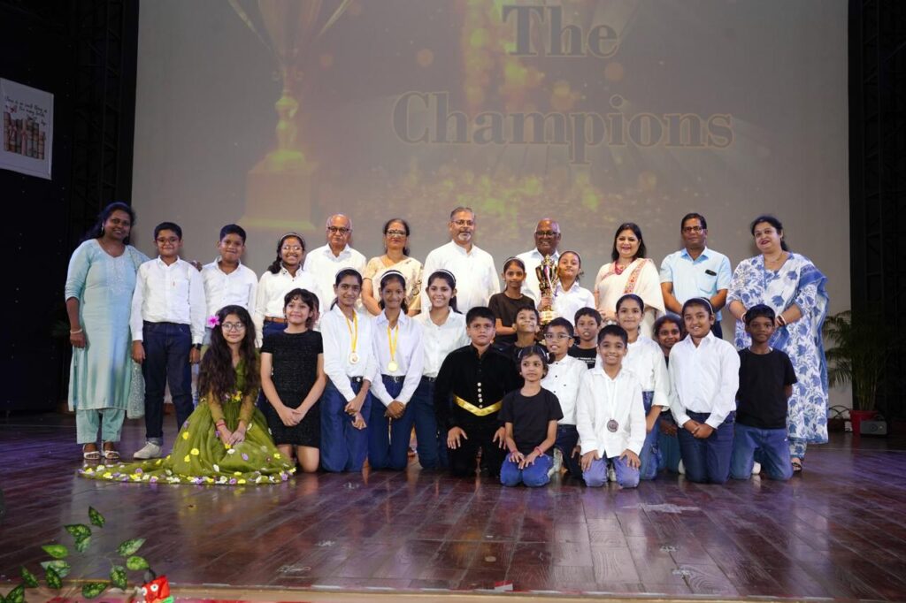 JAMSHEDPUR NEWS : लोयोला स्कूल (बिष्टुपुर) के फेजी ऑडिटोरियम में रंगारंग कार्यक्रम के साथ अंतर विद्यालय प्रतियोगिता क्लाइडोस्कोप-2025 संपन्न हुआ.