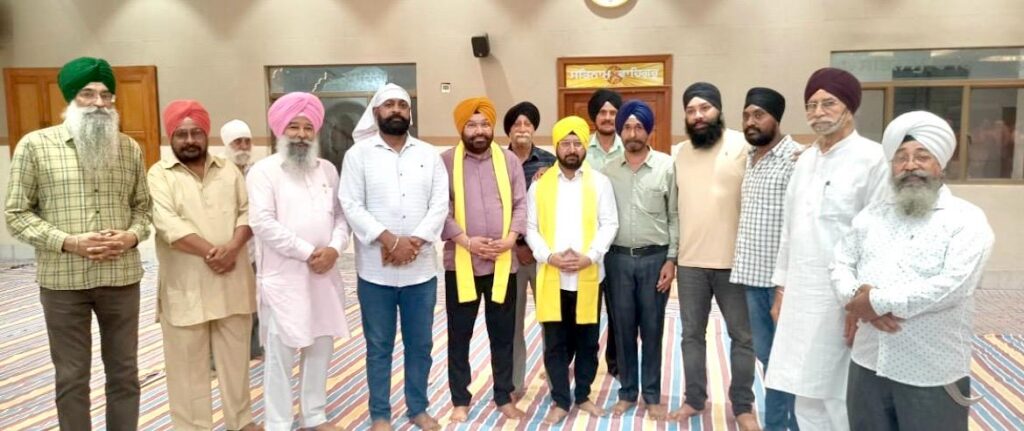 JAMSHEDPUR NEWS : भादो माह की सन्ग्राद पर बड़ी संख्या में गुरु चरणों में हाजिर हुई संगत, परविंदर और मथारू का हुआ अभिनंदन