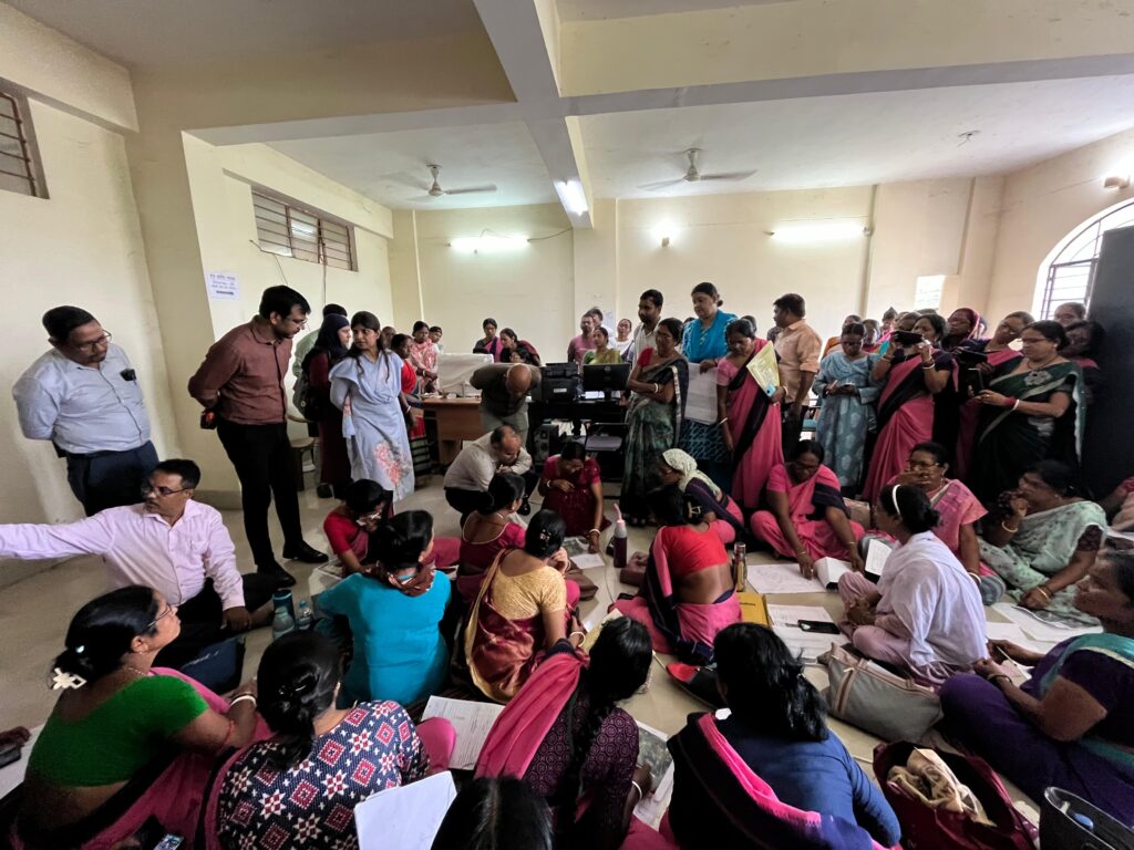 JAMSHEDPUR NEWS : जिला निर्वाचन पदाधिकारी ने राजनीतिक दलों के प्रतिनिधियों के साथ की बैठक,