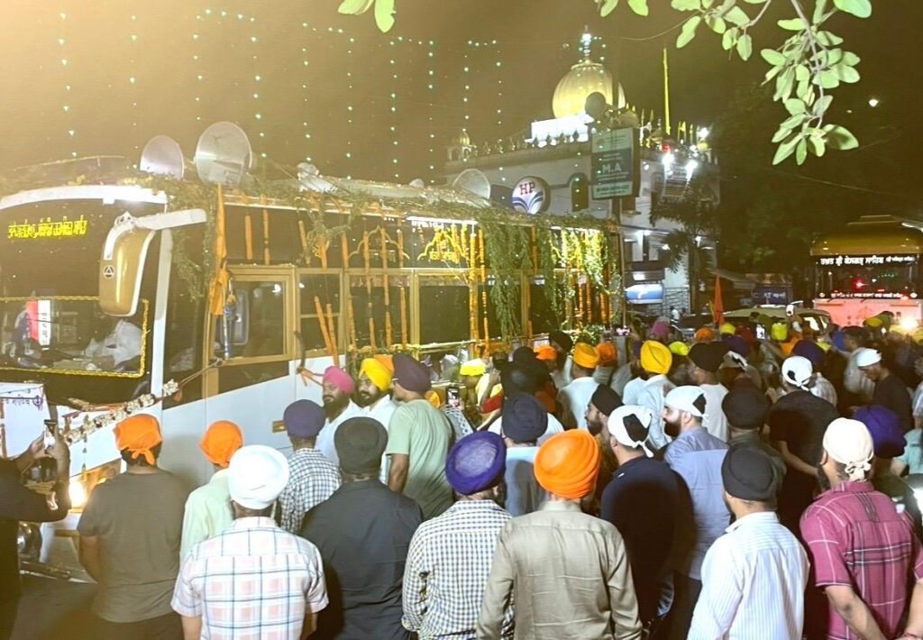 Jamshedpur News :भोर 3:15 बजे साकची में सिख संगत ने किया शहीदी नगर कीर्तन की पालकी साहिब का श्रद्धापूर्वक इस्तकबाल