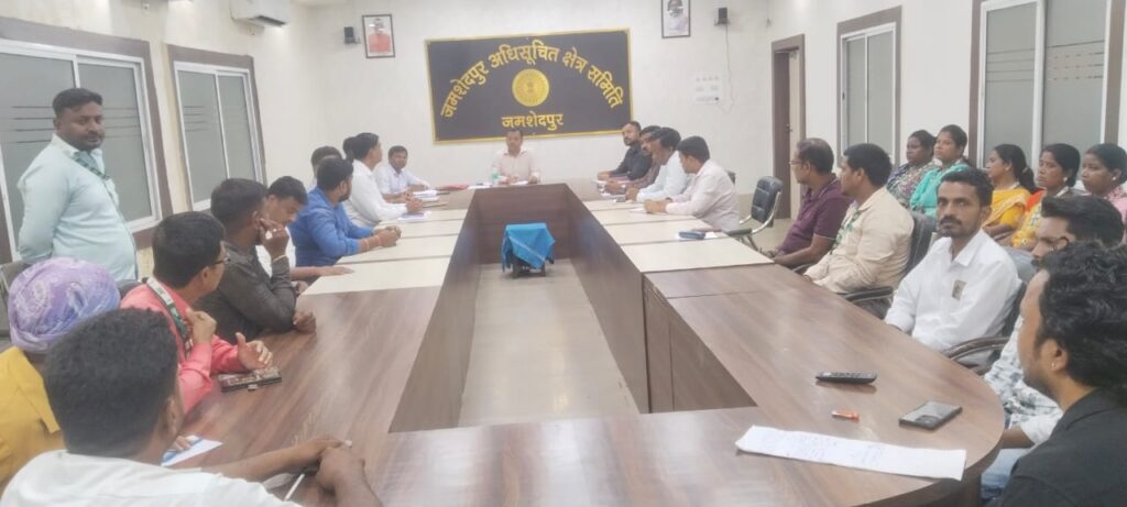 Jamshedpur News :पूजा पंडालों और विसर्जन घाटों पर विशेष सफाई अभियान