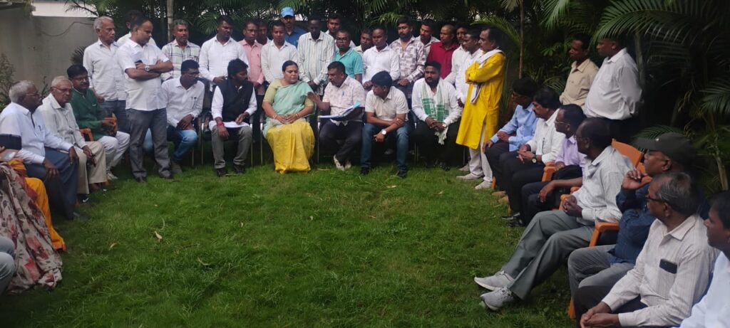 JAMSHEDPUR NEWS ;जाति प्रमाण पत्र निर्गमन की मांग को लेकर मंत्री चमरा लिंडा से मिला प्रतिनिधिमंडल