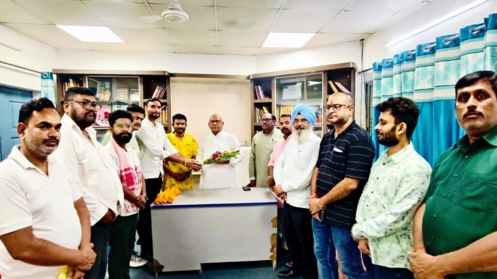 Jamshedpur News :यशवंत शुक्ला, अभिषेक ओझा और अभिषेक पासवान ने थामा जदयू का दामन