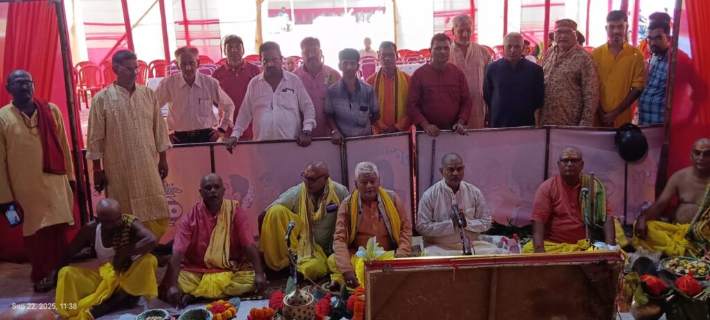 JAMSHEDPUR NEWS :सिदगोड़ा के फूड प्लाजा सार्वजनिक दुर्गा पूजा समिति ने किया दस दिवसीय नवरात्रि की शुरुआत