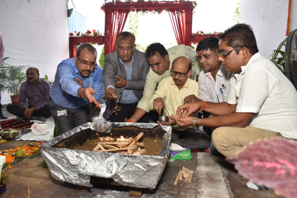 Saraikela -Kharsawa News :टाटा स्टील गम्हरिया में श्रद्धा और आस्था के साथ सम्पन्न हुई श्री श्री विश्वकर्मा पूजा