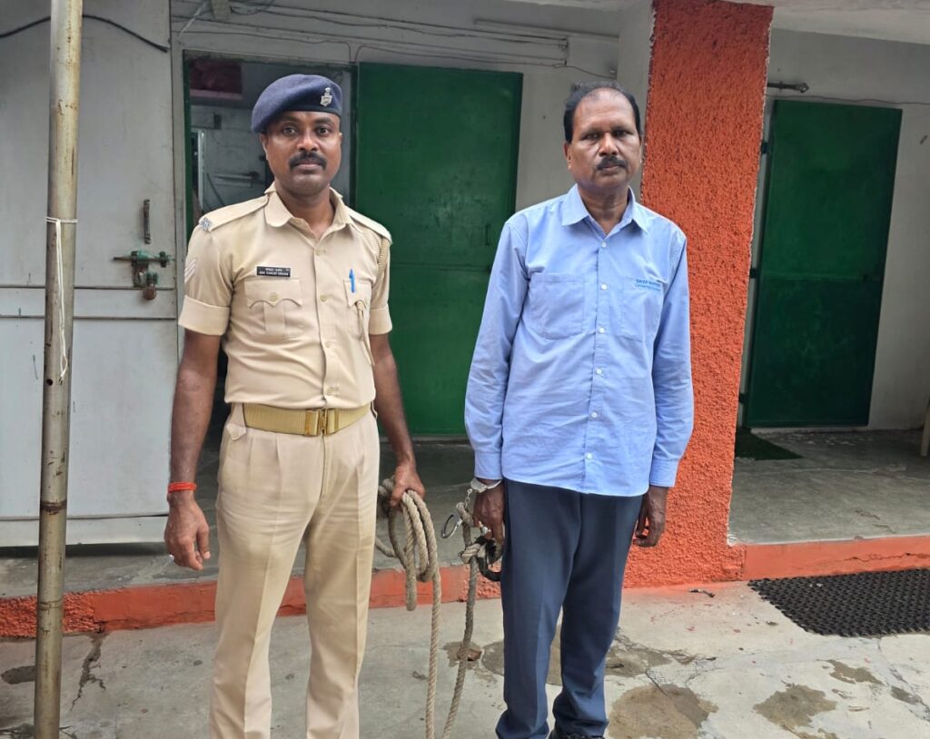 Jamshedpur News :फ्लैट और जमीन देने के नाम पर एक करोड़ की ठगी, आरोपी नसीम शेख गिरफ्तार