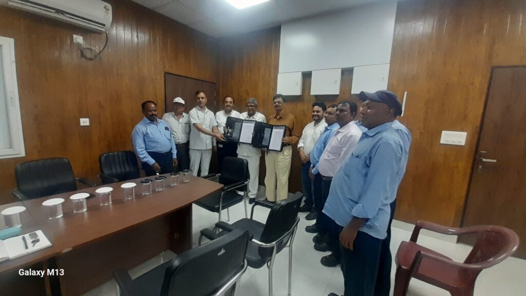 Jamshedpur News :Tata Steel Zoological Society Signs Bonus Agreement with Workers Union in Jamshedpur