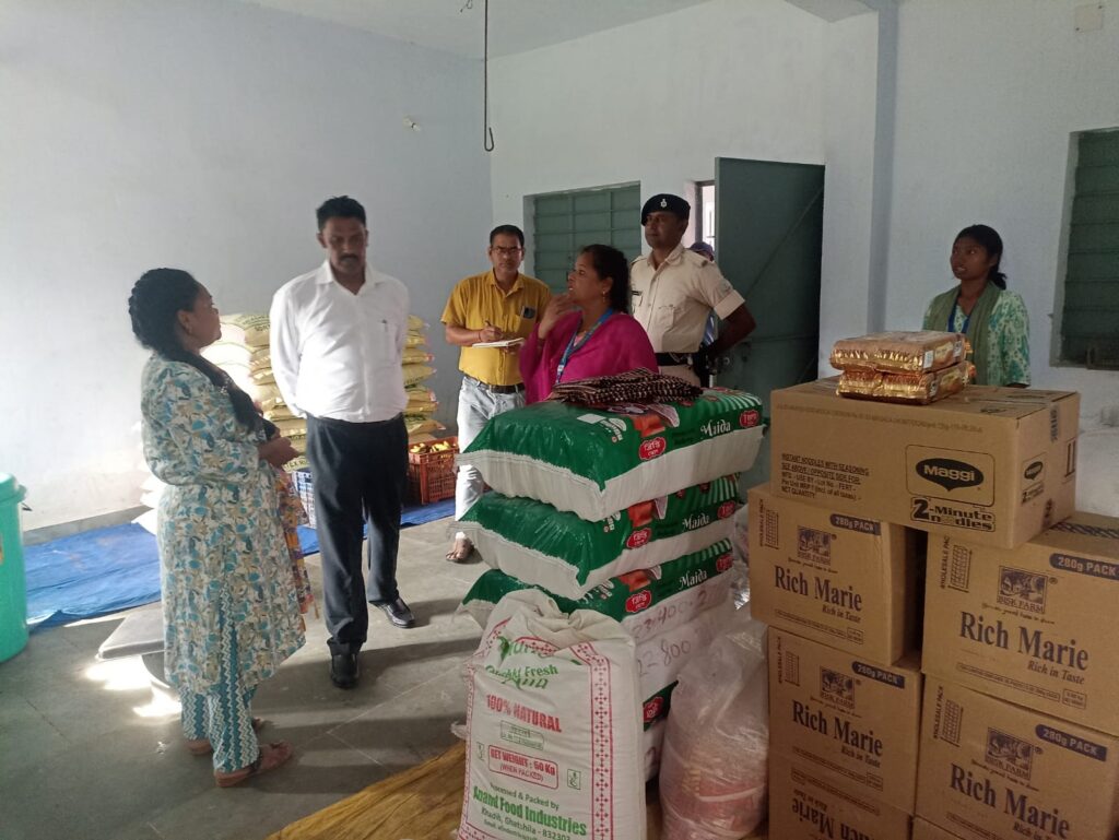 JAMSHEDPUR NEWS : उप विकास आयुक्त ने मुसाबनी प्रखंड में विभिन्न विकास योजनाओं एवं संस्थानों का किया गया निरीक्षण