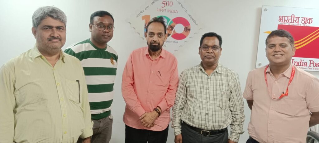 Jamshedpur News :सांसद विद्युत वरण महतो ने जमशेदपुर प्रधान डाकघर का किया दौरा