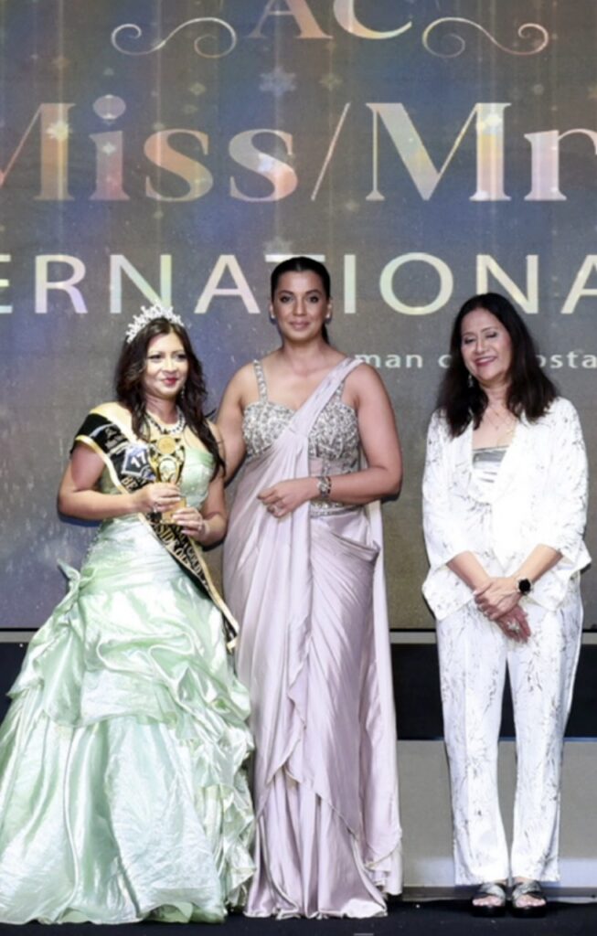 Jamshedpur News :जमशेदपुर की मीनाक्षी माधुर्या ने दुबई में चमकाया नाम, मिसेज इंटरनेशनल में जीता ‘ब्यूटी इनसाइड आउट’ सब-टाइटल