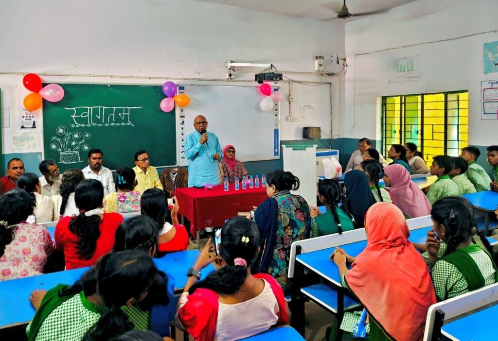 Jamshedpur News :विद्यालय को 10+2 के रुप में उत्क्रमित कराया जाएगाःसरयू राय़