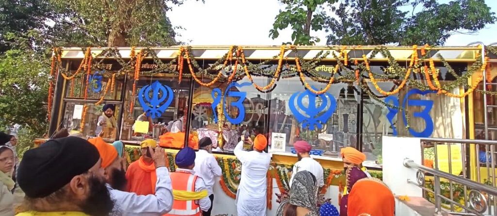 JAMSHEDPUR NEWS :सरदार निशान सिंह के नेतृत्व में साकची कमेटी ने दिखाया उत्साह, घाटशिला में शहीदी यात्रा का भव्य स्वागत