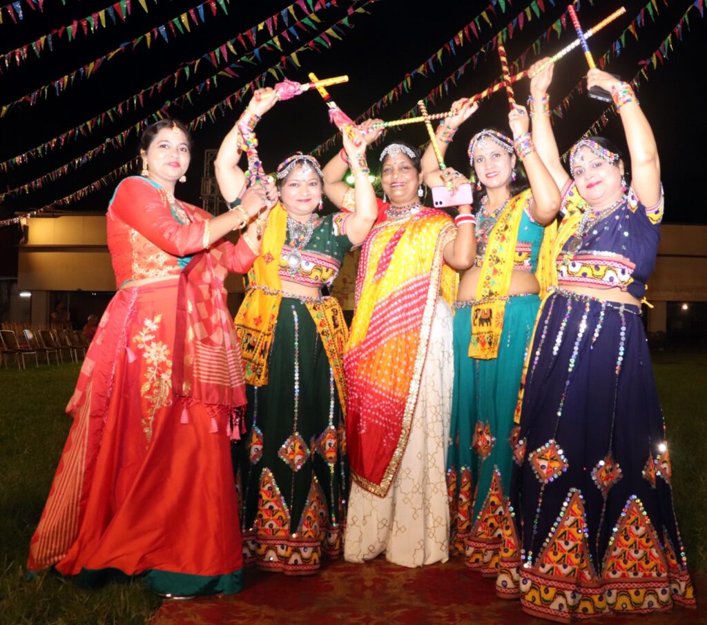 Jamshedpur News : मारवाड़ी महिला मंच का रंगारंग डांडिया धमाल नाइट महिलाओं के लिए बनी यादगार