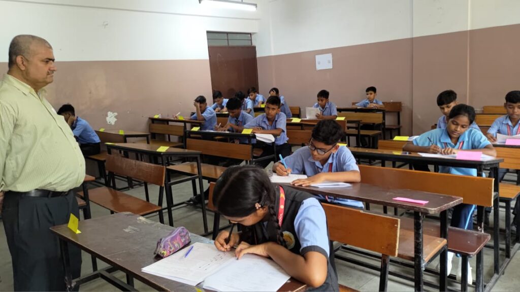 Jamshedpur News :दीनदयाल स्पर्श योजना के तहत 141 छात्रों ने दी छात्रवृत्ति परीक्षा