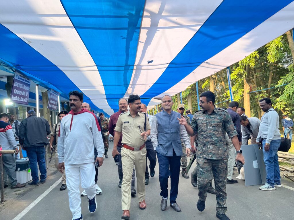 Jamshedpur Ghatshila By-Election 2025 : Polling Teams Dispatched, District Administration Reviews Final Preparations