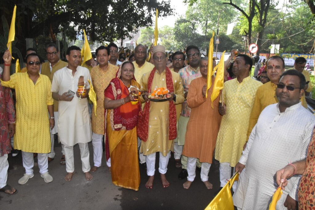 Jamshedpur News :सोनारी भूतनाथ मंदिर में कलश यात्रा के साथ 06 दिवसीय प्राण प्रतिष्ठा महोत्सव कार्यक्रम का शुभारंभ