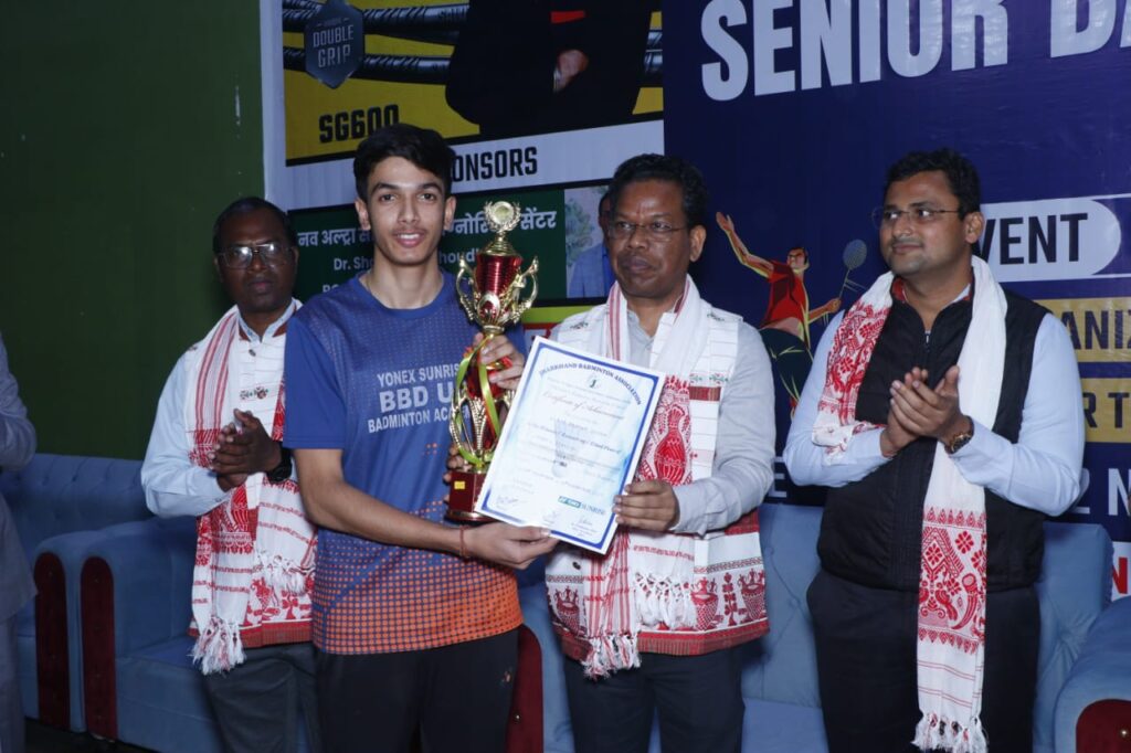 Jamshedpur News :गिरिडीह स्टेट बैडमिंटन चैम्पियनशिप में सूरज प्रताप सिंह चमके,राष्ट्रीय बैडमिंटन चैम्पियनशिप 2025 के लिए चयन सुनिश्चित