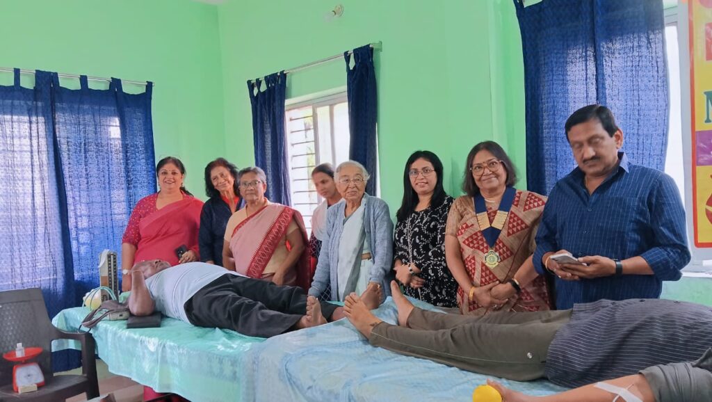 Jamshedpur News :अंजलि बोस के नेतृत्व में सुंदरनगर में महिला कल्याण समिति ने किया रक्तदान शिविर का आयोजन