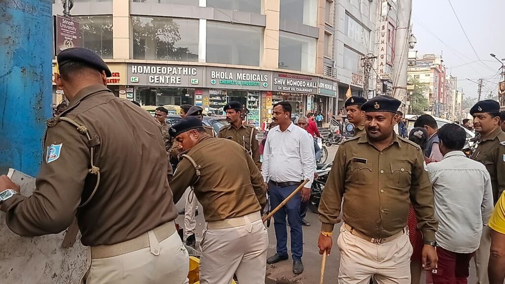 Jamshedpur News :JNAC Conducts Anti-Encroachment Drive on Sakchi & Straight Mile Road; Fines Imposed for COTPA Violations and Polyethylene Use; Building Deviations Detected in Bistupur & Sonari