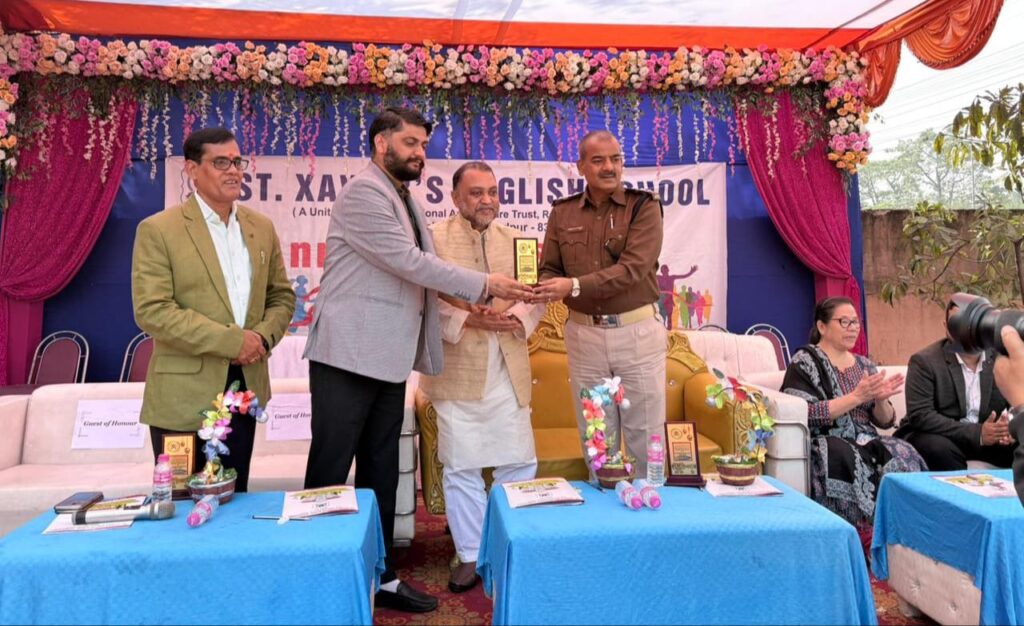 Jamshedpur News :सेंट जेवियर्स इंग्लिश स्कूल, बर्मा माइंस में द्वितीय वार्षिक खेल दिवस उत्साह के साथ संपन्न